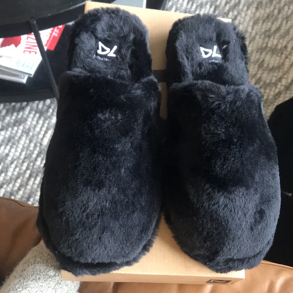 BRAND NEW Dirty Laundry faux fur slippers size 9 - Picture 3 of 5